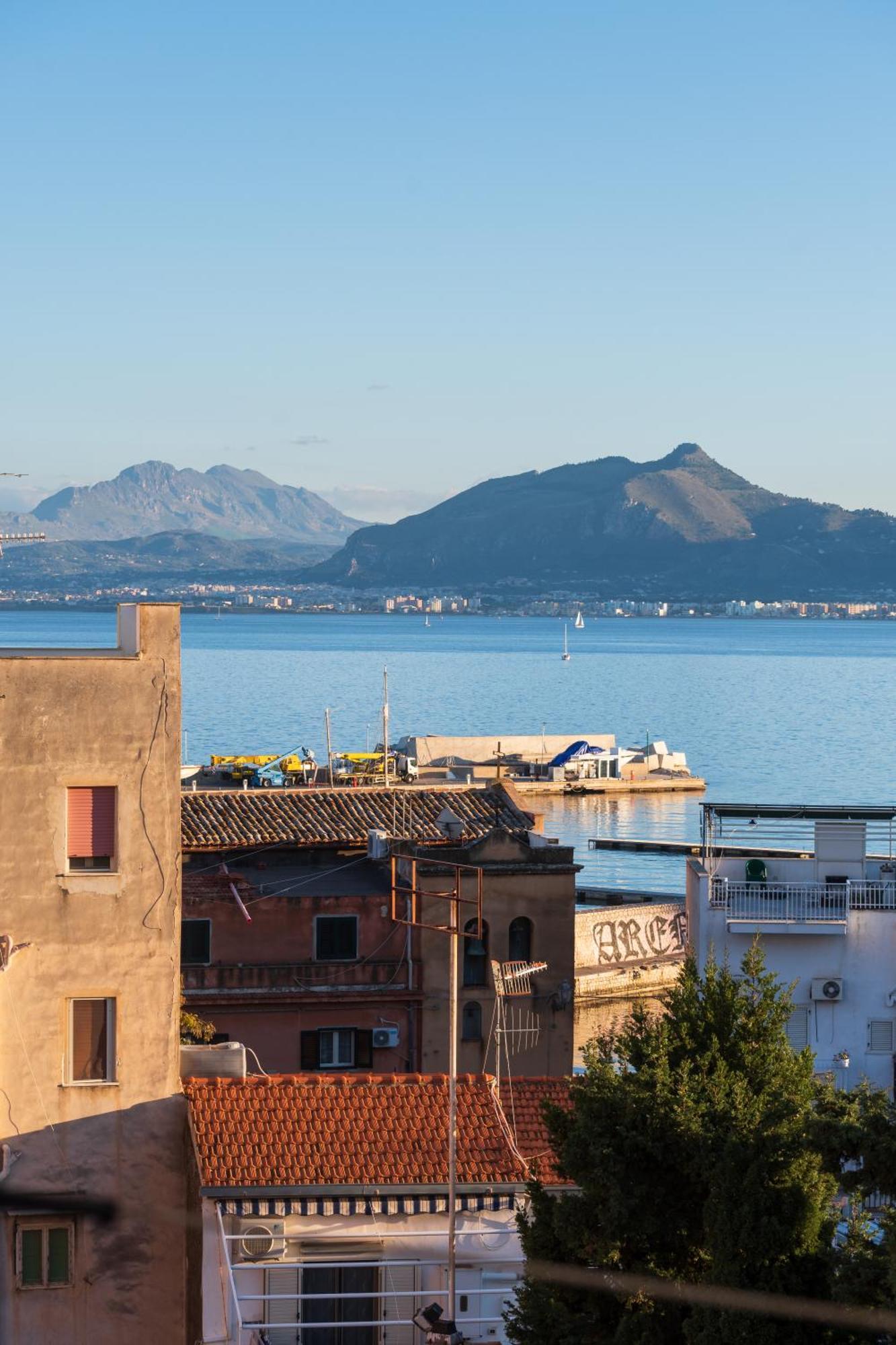 Casa De Paoli - Vista Mare Arenella, Palermo Con Parcheggio Privato Apartment Exterior photo